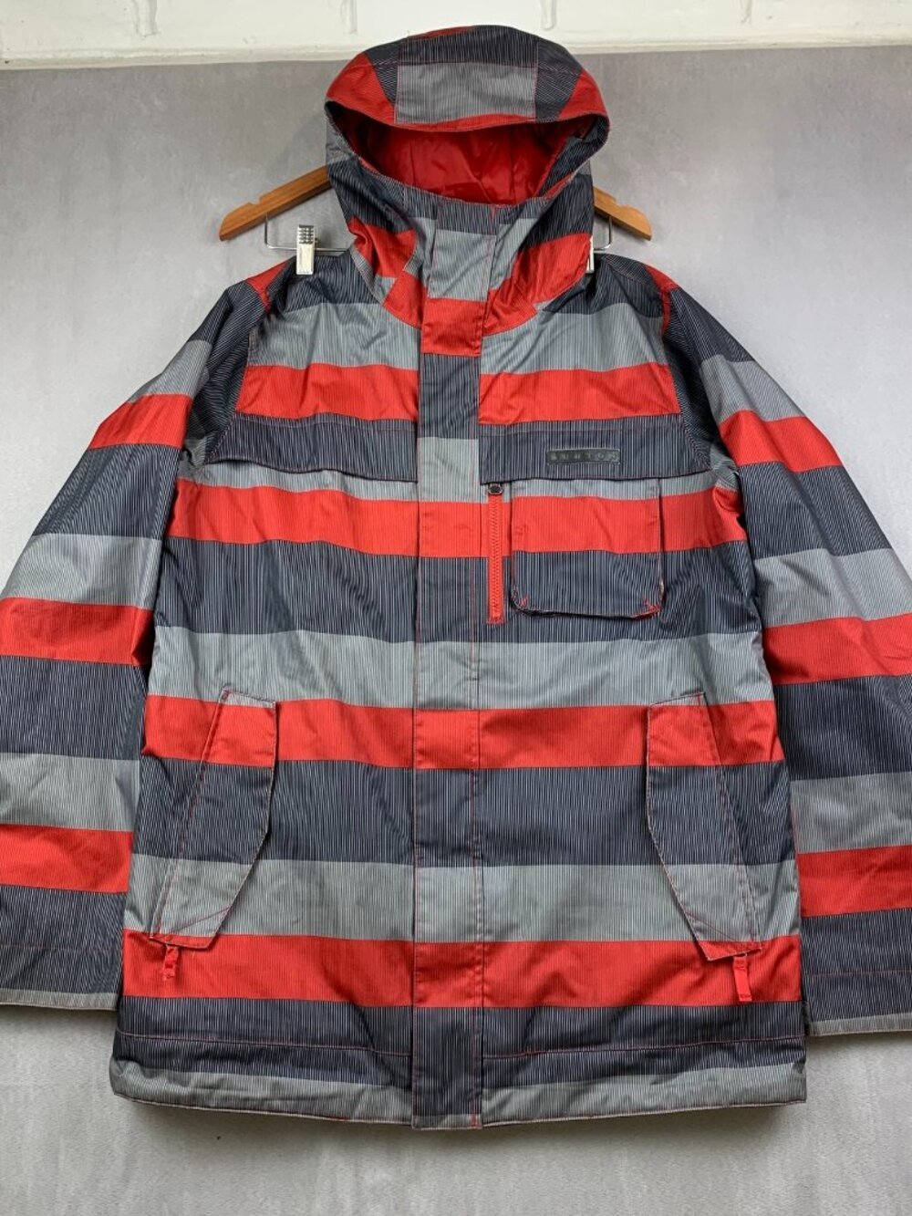 Burton Mens Poacher Jacket Medium Red Gray Striped Full Zip Dryride Snowboarding
